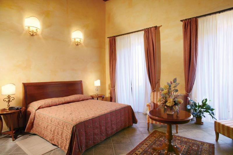 Hotel Palazzo Marzano Briatico Zimmer foto